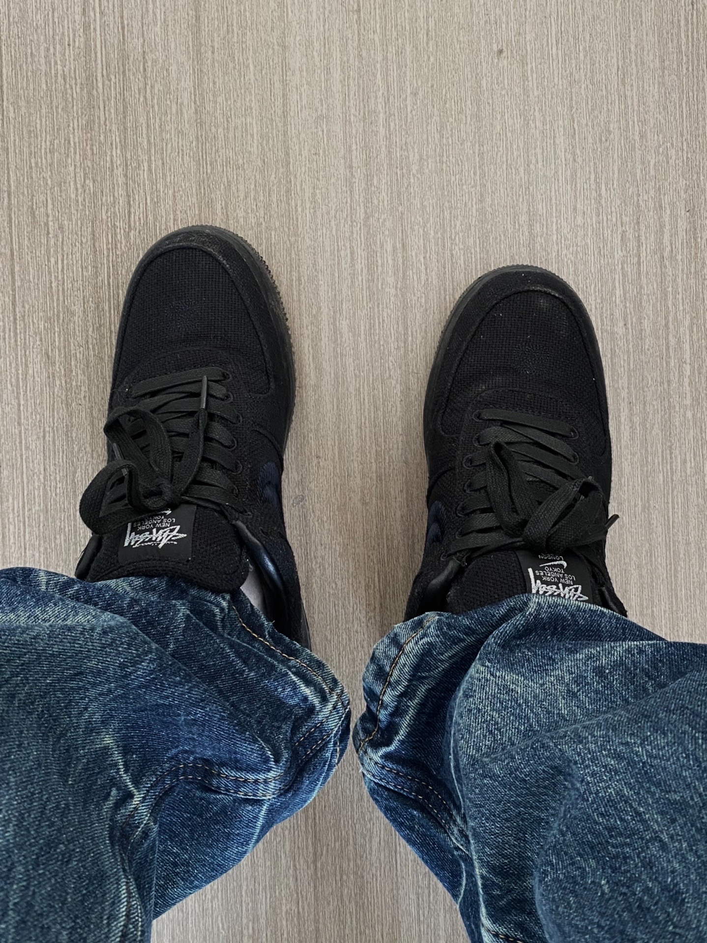 나이키 x 스투시 에어포스 1 로우 트리플 블랙 CZ9084-001 photo review