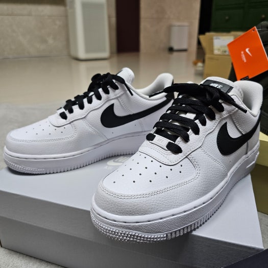 나이키 에어포스 1 07 LX 블랙 앤 서밋 화이트 DR0148-101 photo review