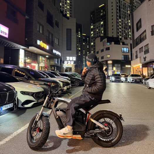 나이키 맨즈 보메로 프리미엄 로드 러닝화 - IQ4035-100 photo review