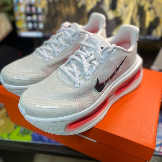 나이키 맨즈 보메로 프리미엄 로드 러닝화 - IQ4035-100 photo review