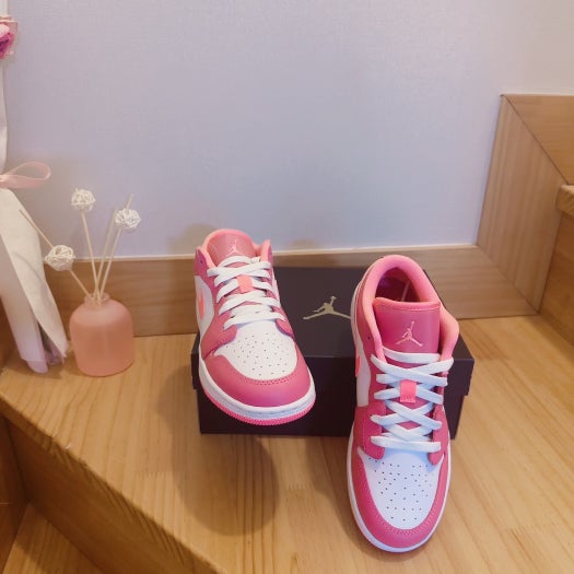 에어 조던 1 로우 GS 데저트 베리 553560-616 photo review