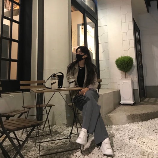 알렉산더 맥퀸 오버사이즈드 스니커즈 화이트 블랙 553770WHGP79061 photo review