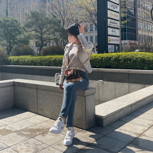에어 조던 1 로우 SE 우먼스 화이트 메탈릭 골드 CZ4776-100 photo review