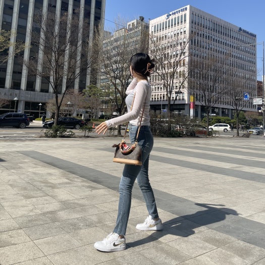 에어 조던 1 로우 SE 우먼스 화이트 메탈릭 골드 CZ4776-100 photo review