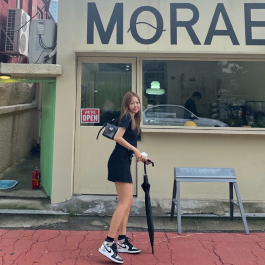 에어 조던 1 로우 SE 우먼스 블랙 화이트 메탈릭 실버 DA5551-001 photo review