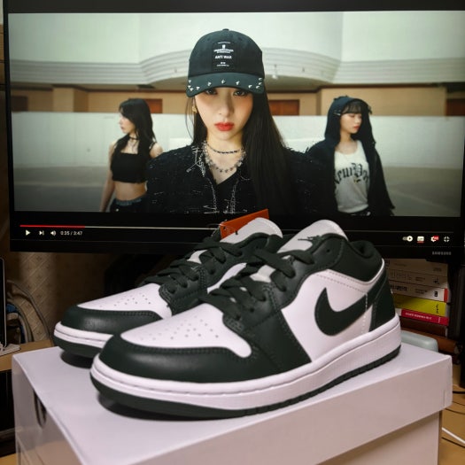 에어 조던 1 로우 우먼스 화이트 갤랙틱 제이드 DC0774-113 photo review