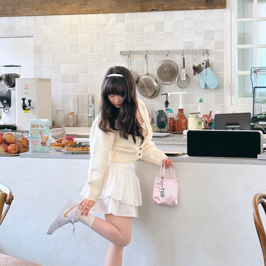 에어 조던 1 로우 우먼스 베얼리 그레이프 DC0774-501 photo review