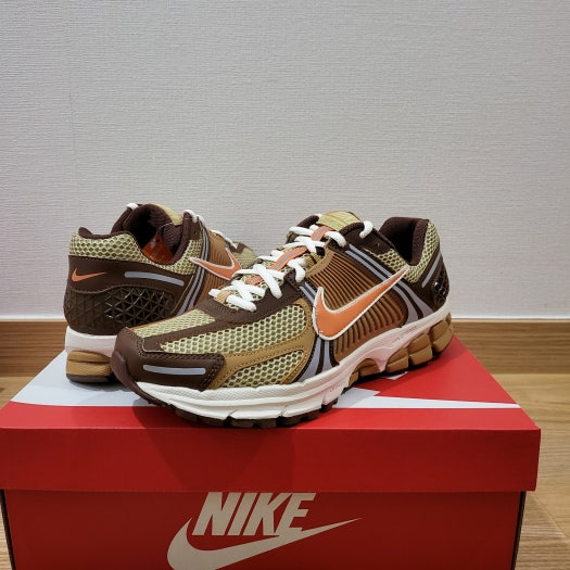 나이키 줌 보메로 5 휘트 그래스 앤 카카오 와우 FB9149-700 photo review