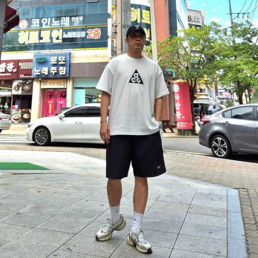 나이키 V2K 런 서밋 화이트 메탈릭 실버 photo review