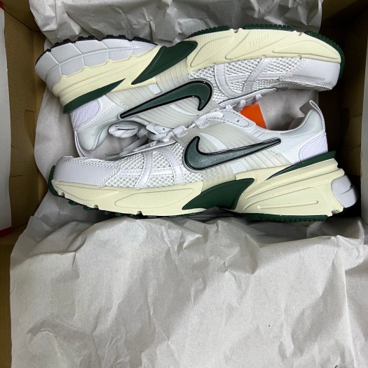 나이키 V2K 런 화이트 퍼 photo review