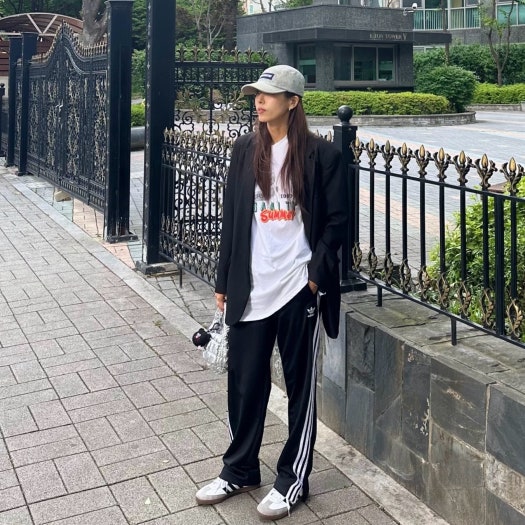 아디다스 레트로 저먼 트레이닝 H01877 오리지널 삼바 비건/OG 화이트 블랙 photo review
