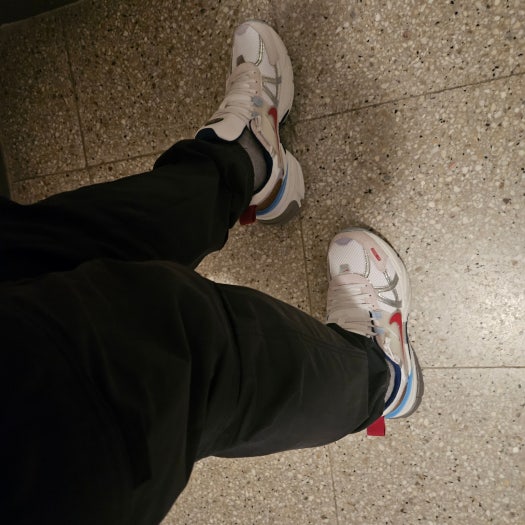 나이키 V2K 런 메탈릭 실버 짐 레드 photo review