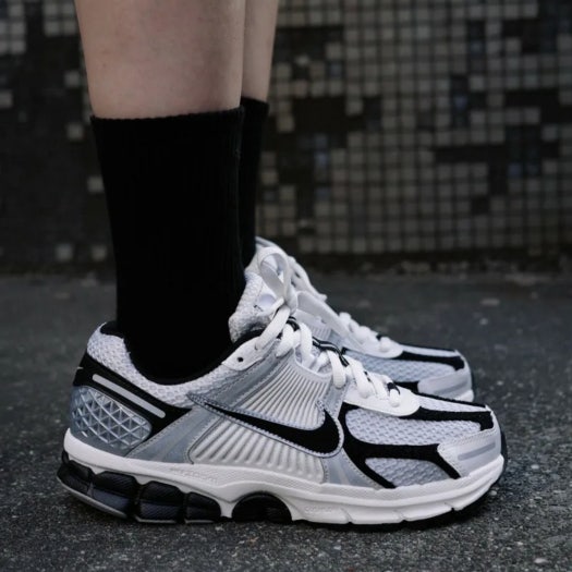 나이키 줌 보메로 5 포톤 더스트 팬텀 블랙 HQ1182-001 photo review