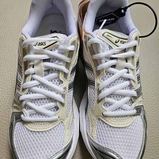 호카 클리프톤 10 카네이션 스타라이트 글로우 - 와이드 photo review