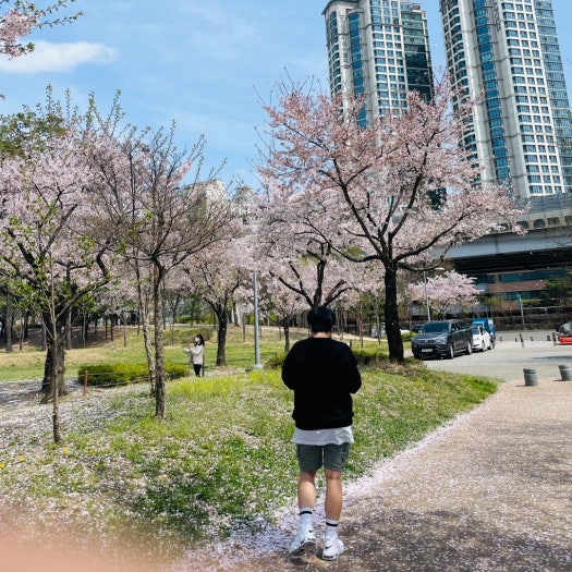 나이키 에어 모어 업템포 트리플 화이트 921948-100 photo review