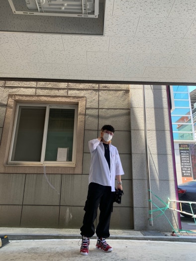 나이키 에어 모어 업템포 블랙 앤 바시티 레드 2021 921948-600 photo review