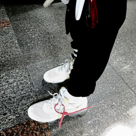 나이키 x 오프화이트 에어 베이퍼맥스 V2 photo review