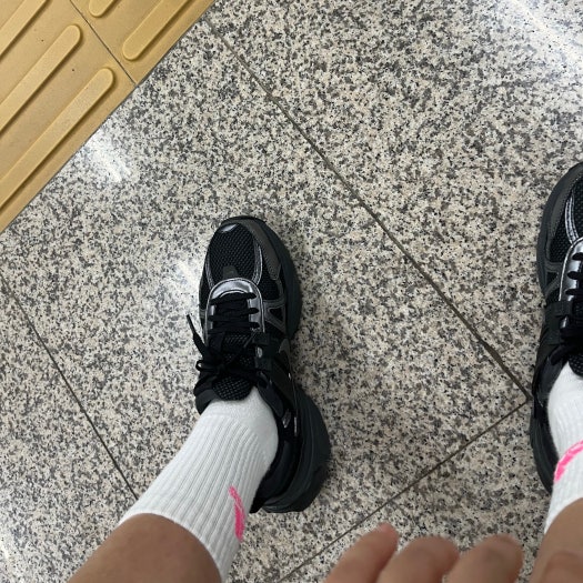 나이키 V2K 런 블랙 앤트러사이트 photo review