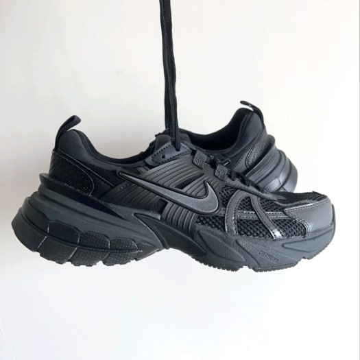 나이키 V2K 런 블랙 앤트러사이트 photo review