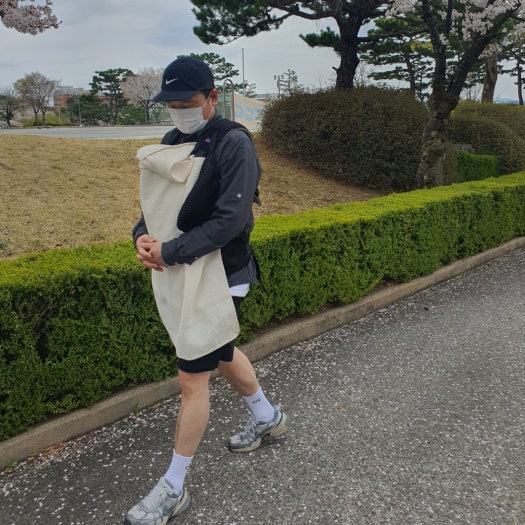 나이키 V2K 런 퓨어 플래티넘 울프 그레이 photo review