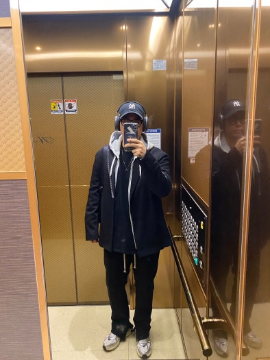 나이키 V2K 런 캐주얼 신발 로우탑 라이트 실버 그레이 라이트 실버 그레이 화이트 골드 아이스 구아바 라이트닝 블루 마운틴 화이트 여성 photo review