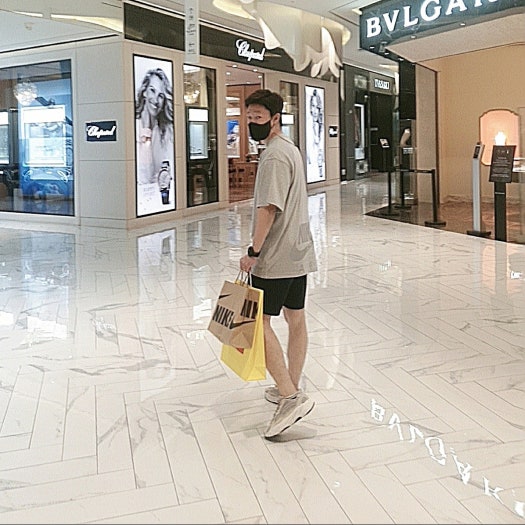 아디다스 이지 부스트 700 V2 크림 GY7924 photo review