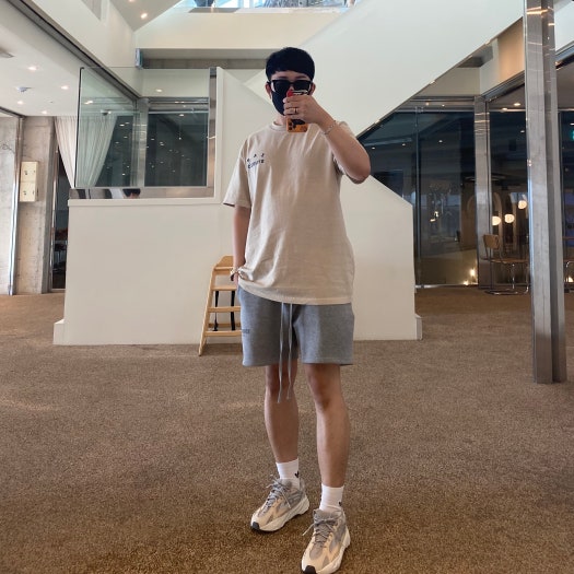 아디다스 이지 부스트 700 V2 크림 GY7924 photo review