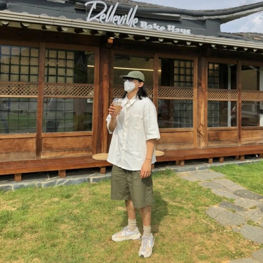아디다스 이지 부스트 700 V2 크림 GY7924 photo review
