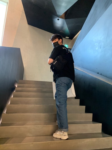 아디다스 이지 부스트 700 V2 크림 GY7924 photo review