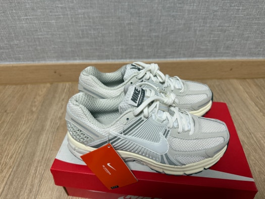 나이키 줌 보메로 5 플래티넘 틴트 포톤 더스트 캐시미어 HF0731-007 photo review