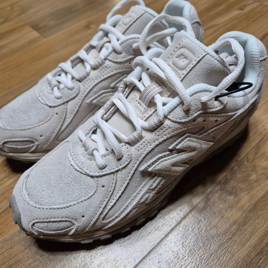 【인기 신상】뉴발란스 204L 스웨이드 머쉬룸 애리드 스톤 photo review