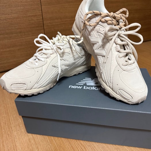 【인기 신상】뉴발란스 204L 스웨이드 머쉬룸 애리드 스톤 photo review