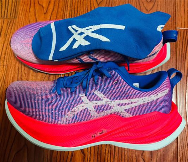 아식스 슈퍼블라스트 디바 핑크 아쿠아마린 1013A127-700 photo review