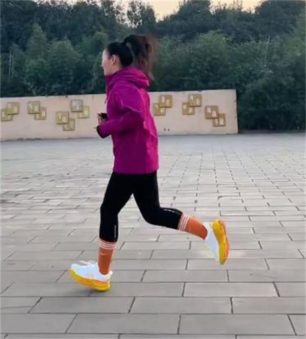 호카 오네오네 본디 9 미끄럼방지, 내마모성, 가벼움 로우탑 장거리 러닝 러닝 신발 화이트 오렌지 1162012-FNF photo review