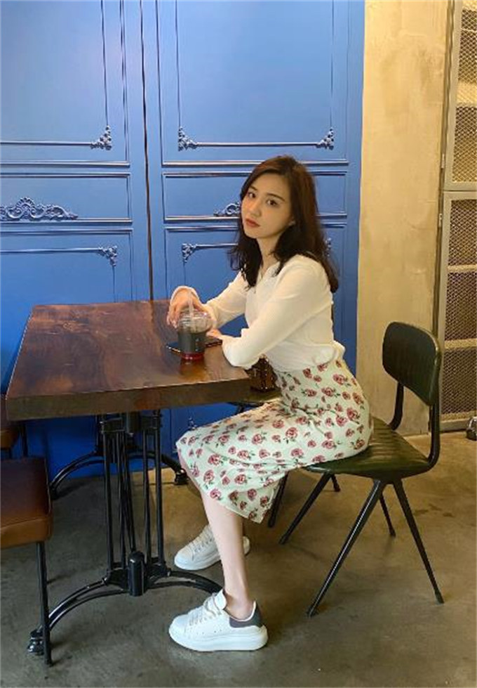 알렉산더 맥퀸 오버사이즈드 스니커즈 화이트 블랙 553680WHGP59061 photo review