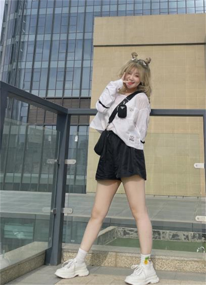 알렉산더 맥퀸 트레드 슬릭 레이스 업 화이트 627225WHZ629071 photo review