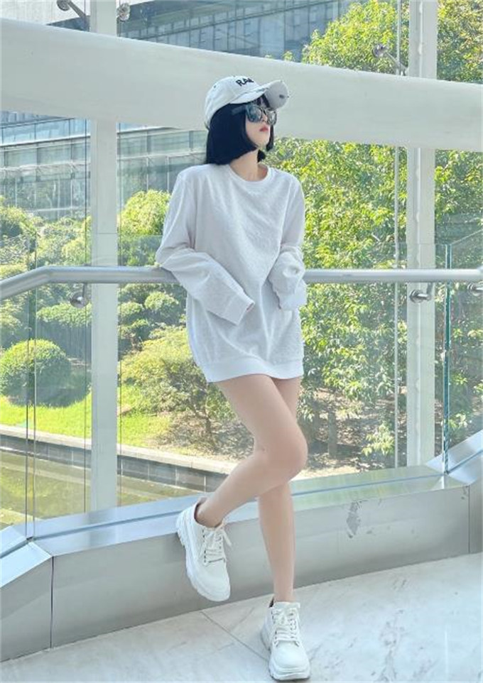 알렉산더 맥퀸 트레드 슬릭 레이스 업 화이트 627225WHZ629071 photo review