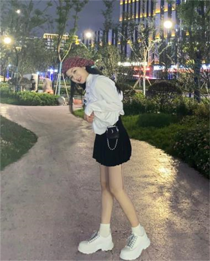알렉산더 맥퀸 트레드 슬릭 레이스 업 화이트 627225WHZ629071 photo review