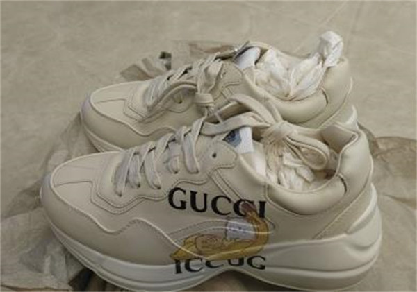구찌 라이톤 바나냐 (Gucci Rython Banana) 659408 2SH00 9522 photo review