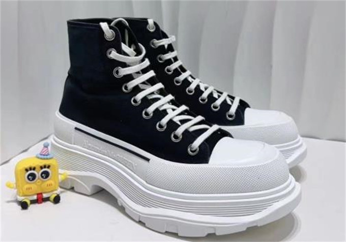 알렉산더 맥퀸 트레드 슬릭 부츠 블랙 화이트 705659W4MV21070 photo review