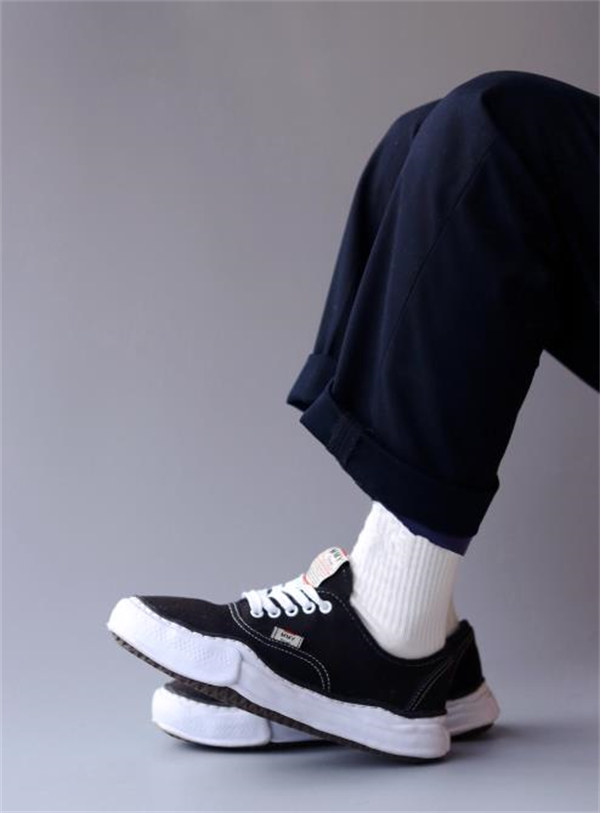 메종 미하라 야스히로 베이커 OG 솔 캔버스 로우 컷 스니커즈 블랙 A02FW704-BLACK photo review