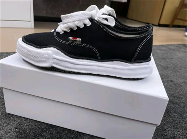 메종 미하라 야스히로 베이커 OG 솔 캔버스 로우 컷 스니커즈 블랙 A02FW704-BLACK photo review