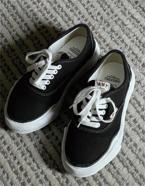 메종 미하라 야스히로 베이커 OG 솔 캔버스 로우 컷 스니커즈 블랙 A02FW704-BLACK photo review