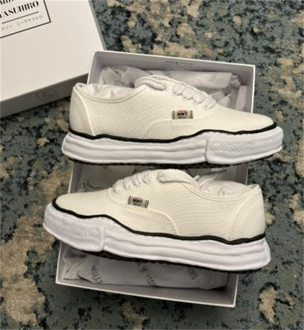 메종 미하라 야스히로 베이커 OG 솔 캔버스 로우 컷 스니커즈 화이트 A02FW704-WHITE photo review