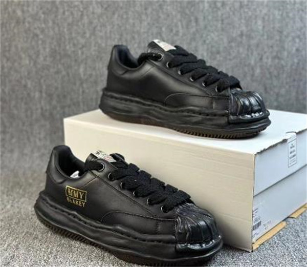 메종 미하라 야스히로 블레이키 OG 솔 레더 로우탑 스니커즈 블랙 블랙 A06FW702-BLKBLK photo review