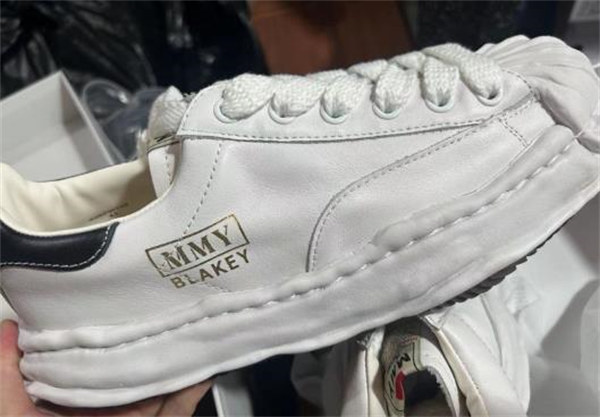 메종 미하라 야스히로 블레이키 OG 솔 레더 로우탑 스니커즈 화이트 A06FW702-WHITE photo review