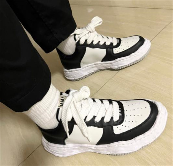 메종 미하라 야스히로 웨인 OG 솔 레더 로우탑 스니커즈 블랙 화이트 A08FW706-BLKWHT photo review