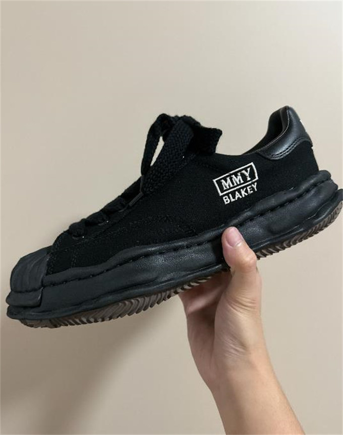 메종 미하라 야스히로 블레이키 OG 솔 캔버스 로우탑 스니커즈 블랙 블랙 A08FW735-BLKBLK photo review