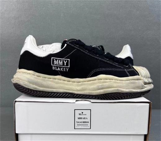 메종 미하라 야스히로 블레이키 OG 솔 디스트레스 캔버스 로우탑 스니커즈 블랙 A10FW712-BLACK photo review