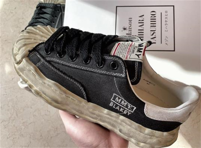 메종 미하라 야스히로 블레이키 OG 솔 디스트레스 캔버스 로우탑 스니커즈 블랙 A10FW712-BLACK photo review